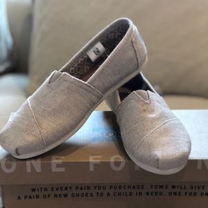 Toms Classic Shoes | 7.5 | Never Worn!